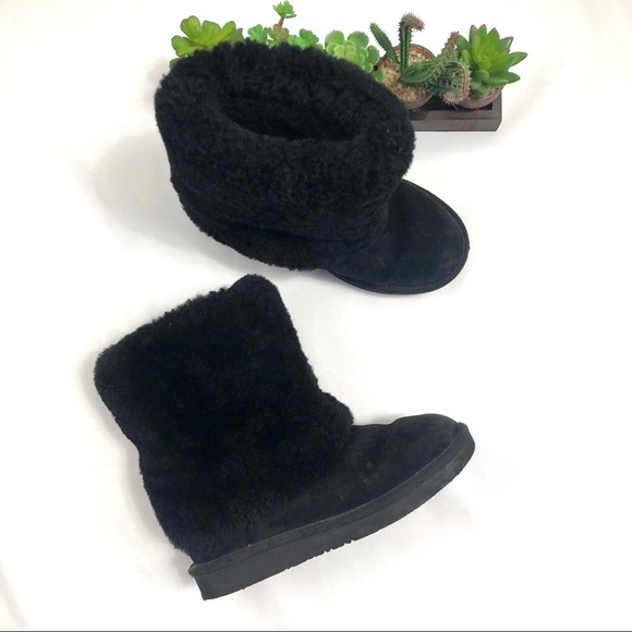 UGG PATTEN Black Suede Sheepkin Boots Size 6 - Picture 8 of 13